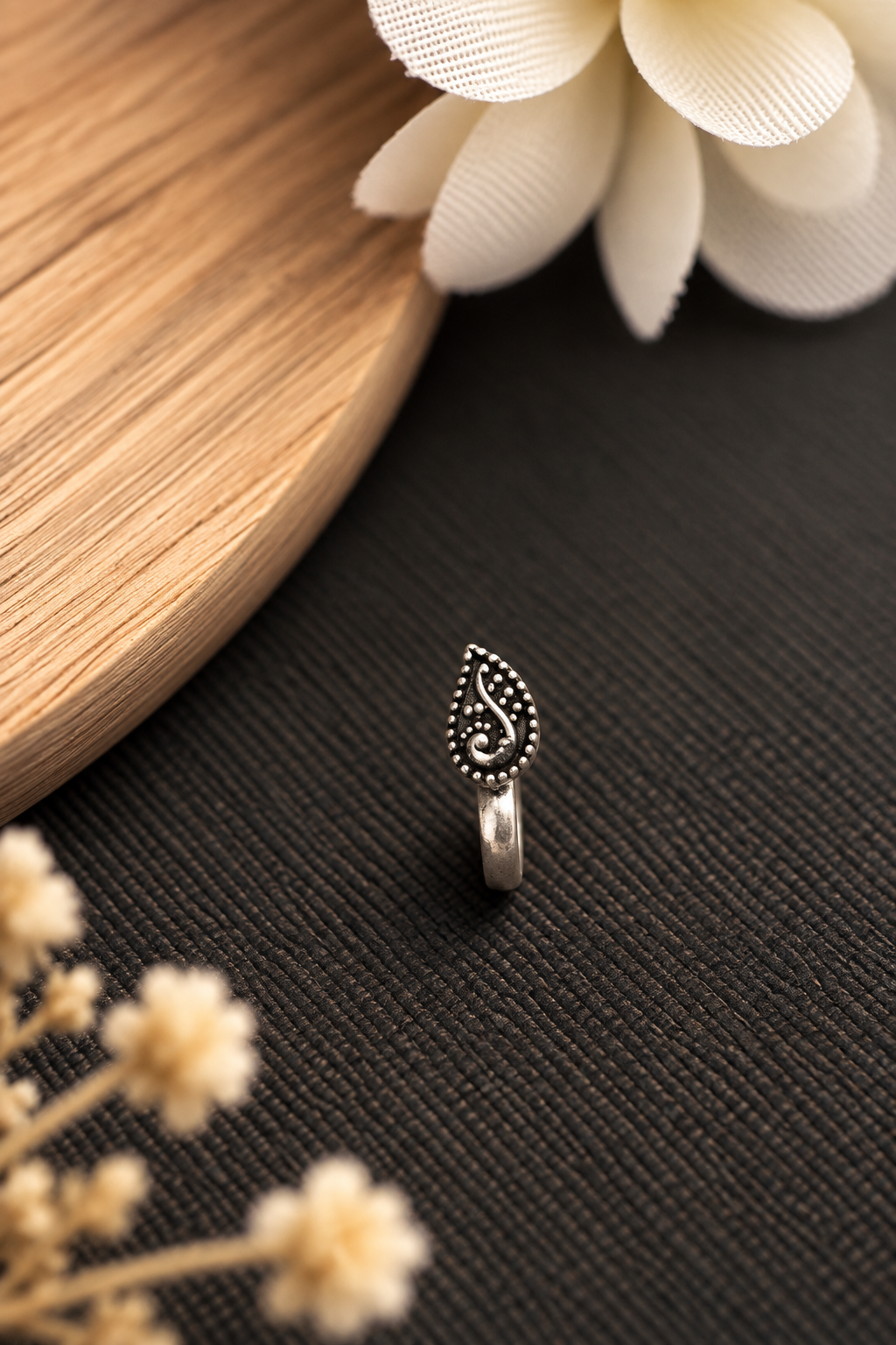Oxidised Nose Pin