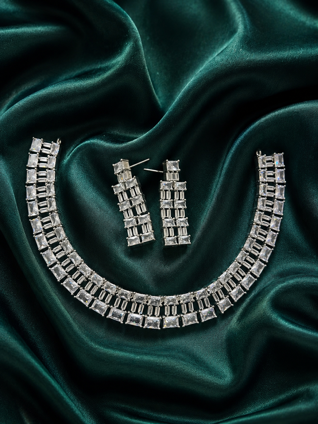 Luxury Silver Ad Necklace Set