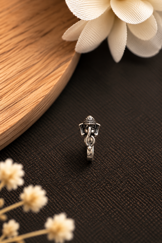 Oxidised Nose Pin