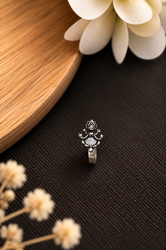 Oxidised Nose Pin