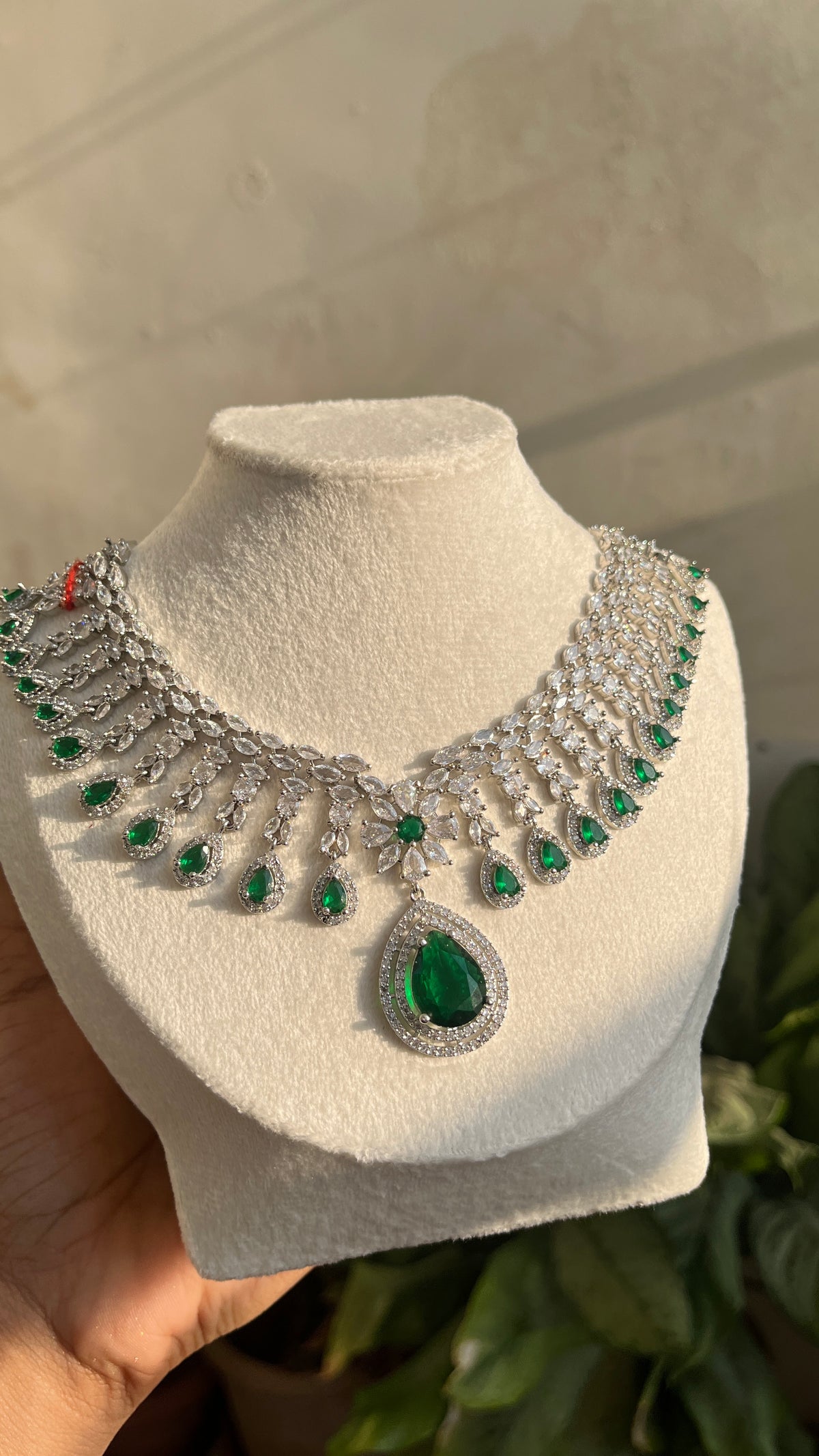 Emerald Royale Green Ad Necklace Set With Earrings