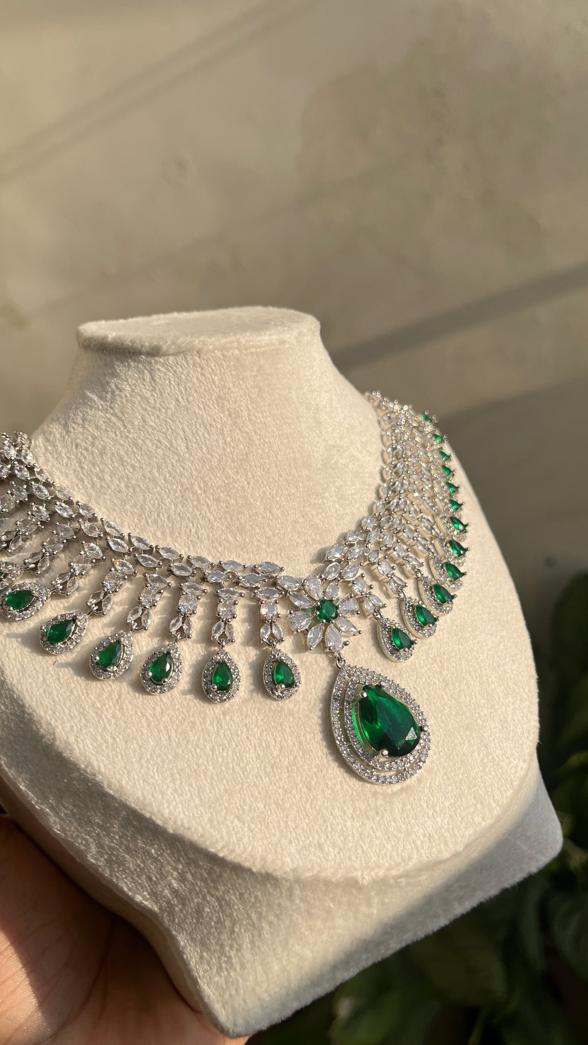 Emerald Royale Green Ad Necklace Set With Earrings