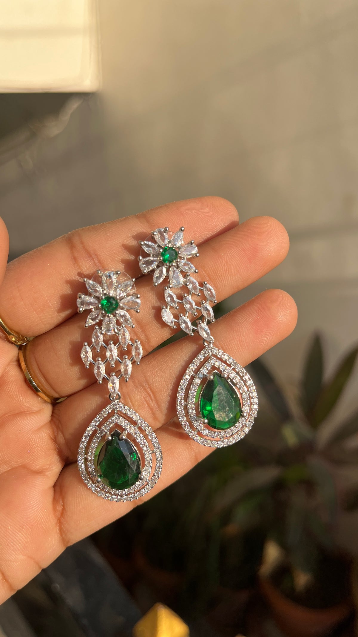 Emerald Royale Green Ad Necklace Set With Earrings